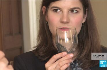 A lesson in table manners from a French Countess