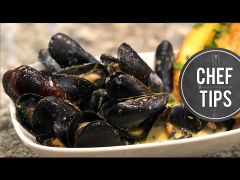 Classic French Mussels Recipe – Moules Marinière with White Wine & Garlic Butter Sauce Classic French Mussels Recipe - Moules Marinière with White Wine & Garlic Butter Sauce
