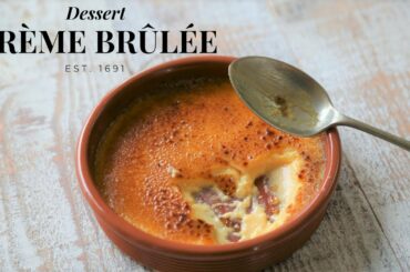 Crème Brûlée: The Essential Guide by the French Cooking Academy