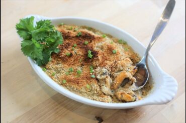 Crusty mussel bake: with homemade velouté sauce