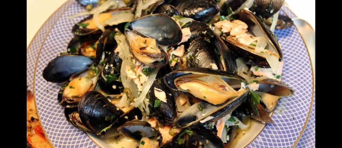 Mussels, French Style with White Wine, Cream and Capers
