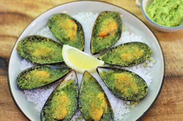 Broiled Mussels In Herb Butter | Baked Mussel Platter