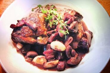 COQ AU VIN - Classic French Chicken in Red Wine Dish / Professional Restaurant Recipe