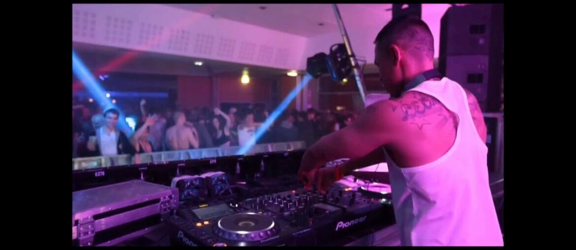 French DJ Leomeo at Wine Pub