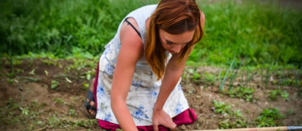 Can a farmer be CHIC? | Farmhouse Dining Room | Cottage Gardens