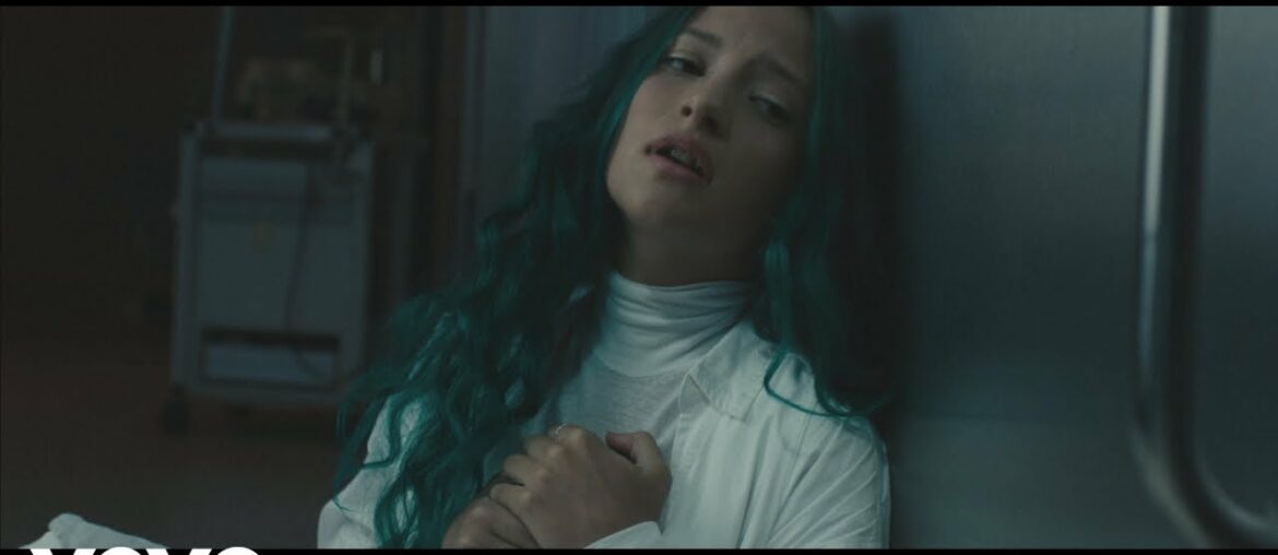 Au/Ra – Panic Room (Official Video) Au/Ra - Panic Room (Official Video)