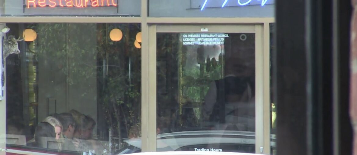 'IS DUSTIN MARTIN – in love? Dusty seen dining with brunette Good Friday' 14/4/17 pt.1 'IS DUSTIN MARTIN - in love? Dusty seen dining with brunette Good Friday' 14/4/17 pt.1