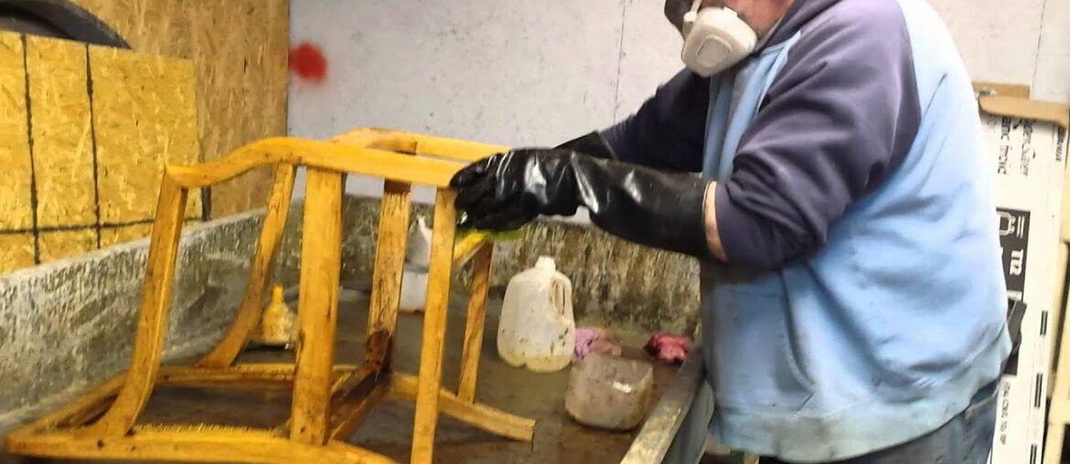 Stripping  Drexel  Heritage  Dining Room Table and Chairs