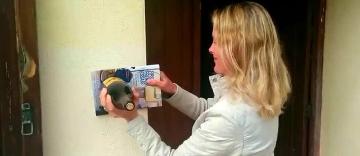 How to open a bottle of wine without a corkscrew How to open a bottle of wine without a corkscrew