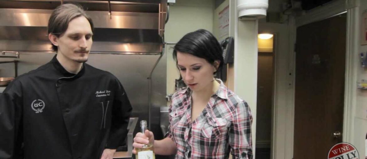 How to Make a White Wine Butter Sauce (Beurre Blanc) How to Make a White Wine Butter Sauce (Beurre Blanc)