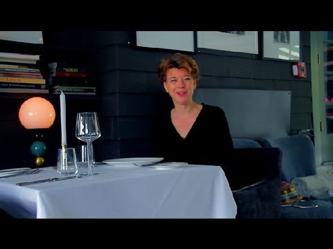 Dining Etiquette While You Are Wearing a Suit : Culture & Etiquette Dining Etiquette While You Are Wearing a Suit : Culture & Etiquette