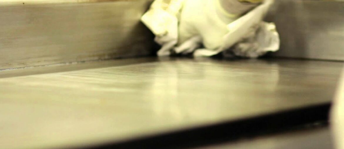 Dining - Flat Top Grill Cleaning