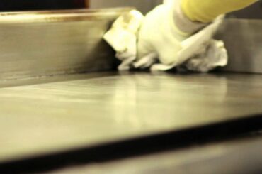 Dining - Flat Top Grill Cleaning