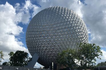 Epcot Food & Wine 2019 | Crowds, Chinese Acrobats & Epcot Forever Fireworks