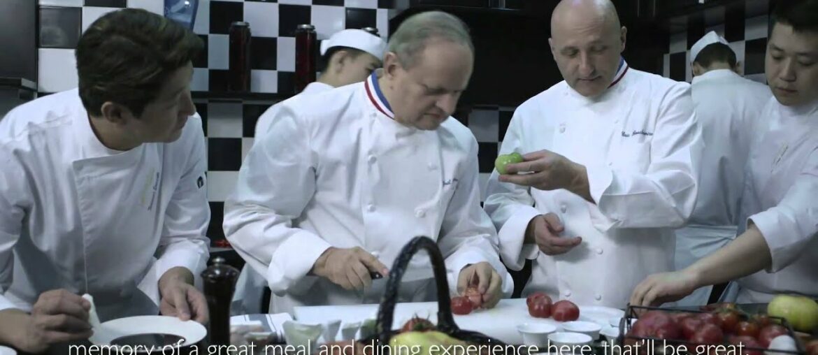 Dining at Resorts World™ Sentosa – Joël Robuchon Restaurant Dining at Resorts World™ Sentosa - Joël Robuchon Restaurant