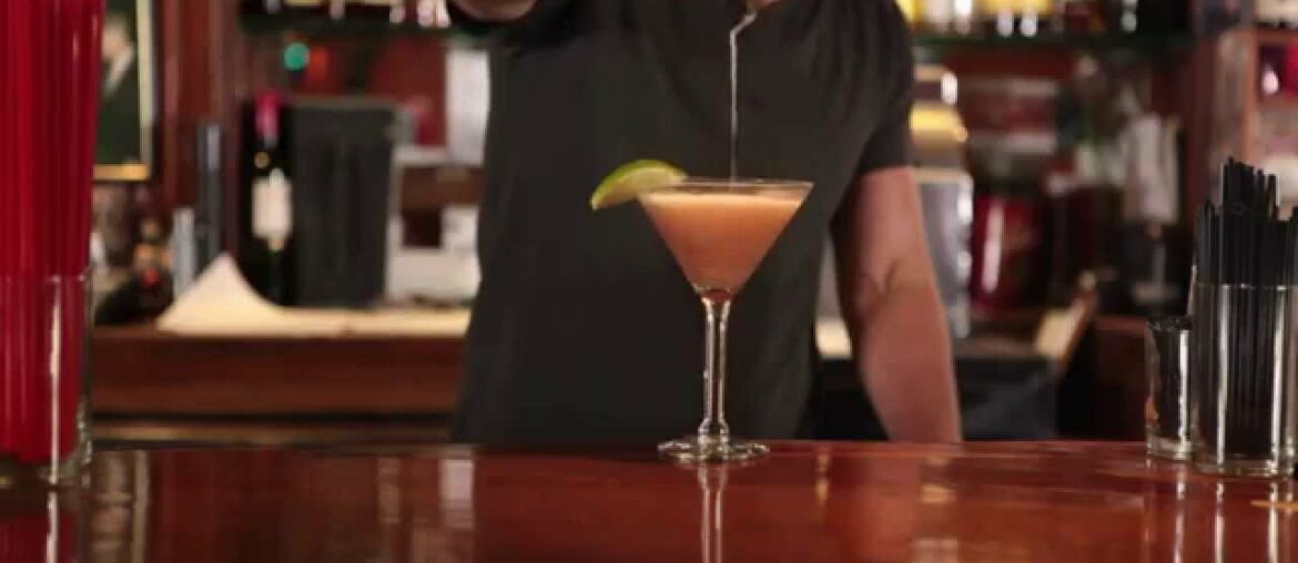 How To Make A French Martini – Cocktail Recipe How To Make A French Martini - Cocktail Recipe