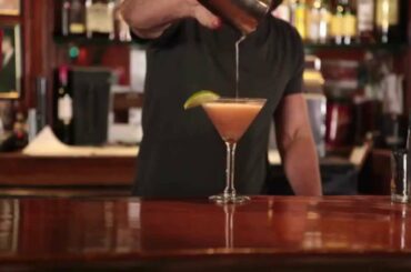 How To Make A French Martini - Cocktail Recipe