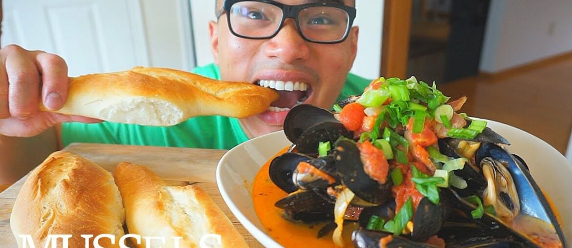 MUSSELS | Creamy Tomato Mussels & French Baguette Recipe |