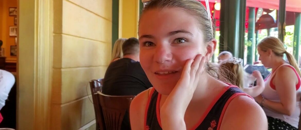 Disney's Epcot Les Chef De France Review!