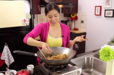 Crispy Spring Rolls Recipe เปาะเปี๊ยะทอด - Hot Thai Kitchen