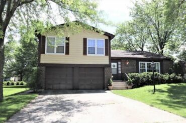 Residential for sale - 142 Greenway Drive, Bloomingdale, IL 60108