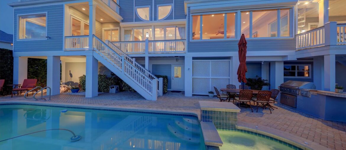 418 St Andrews Dr, Belleair, FL