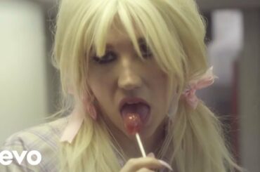 Ke$ha - C'Mon (Official Music Video)