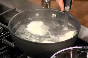 Jacques Pépin Techniques: How To Properly Poach An Egg