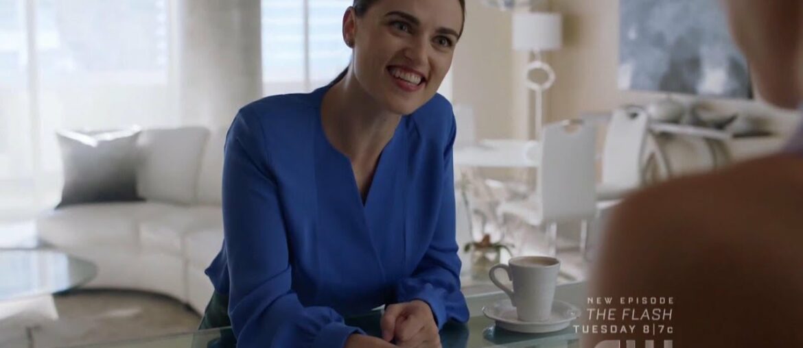 Supergirl 5×03 Kara gets lunch for Lena from France Supergirl 5x03 Kara gets lunch for Lena from France