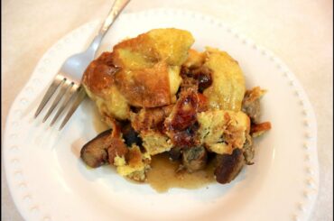 French Toast Casserole with Sausage: Breakfast Casserole Recipes (Overnight)