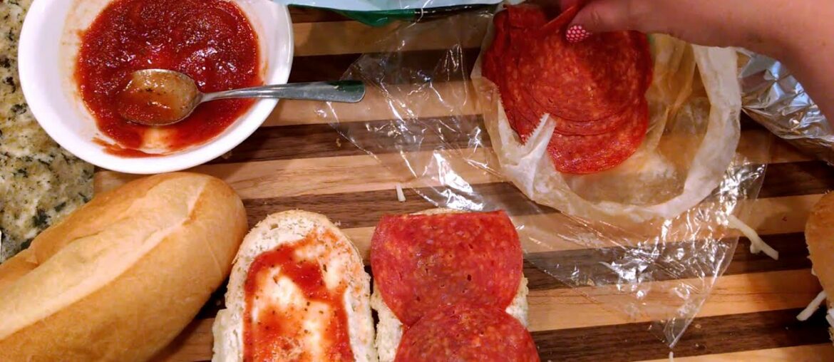 Easy camping recipes. Campfire French bread pizza