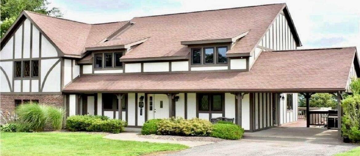 8249 CANTERBURY Drive, French Creek, PA Presented by Shelly Sharp.