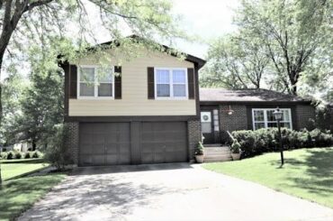 Residential for sale - 142 Greenway Drive, Bloomingdale, IL 60108