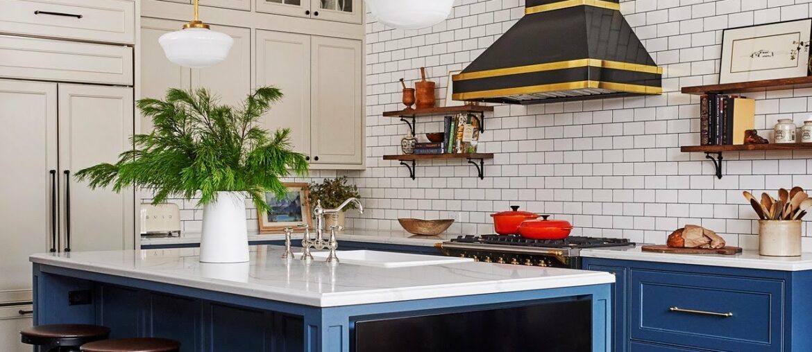 Interior Design: Beautiful Bistro-Style Blue Kitchen