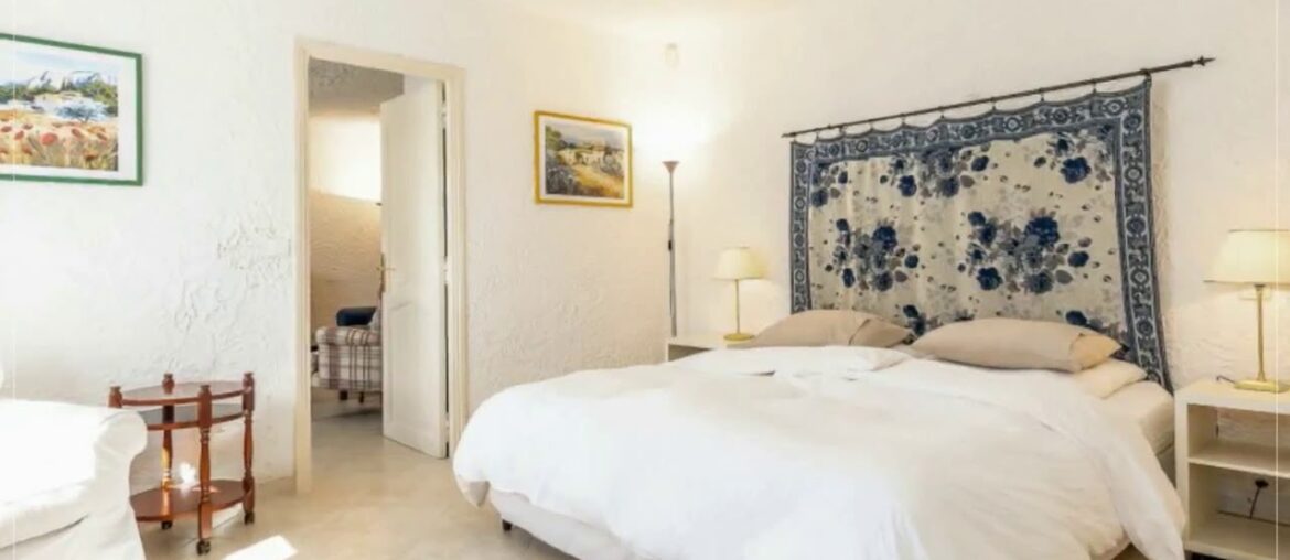 Grasse, Alpes-Maritimes, France - 6 Bedrooms - Villa - Sales