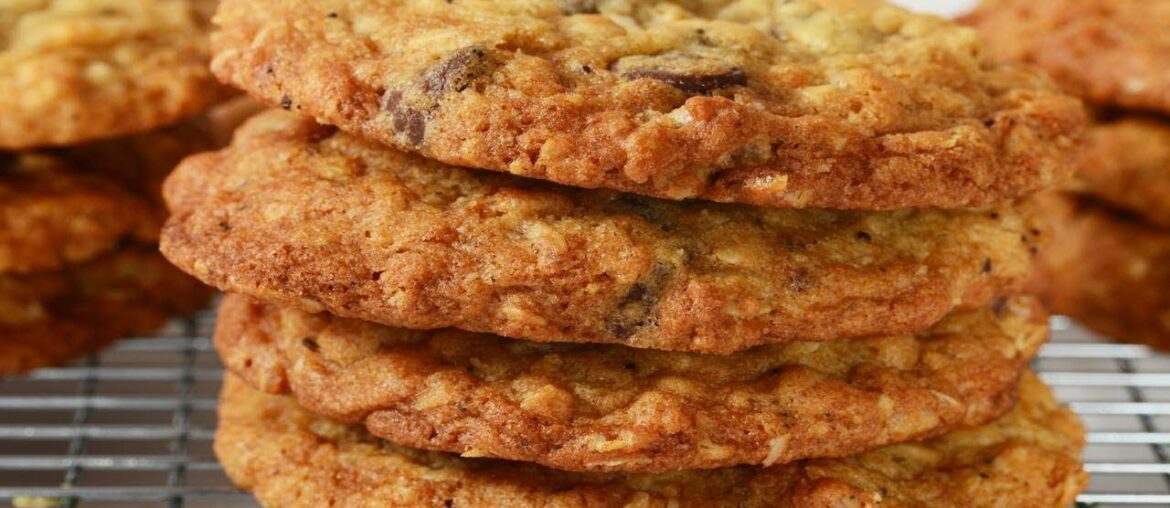 Crispy Oatmeal Cookies Recipe Demonstration - Joyofbaking.com
