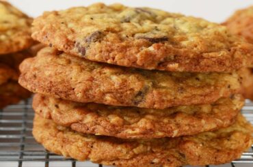 Crispy Oatmeal Cookies Recipe Demonstration - Joyofbaking.com