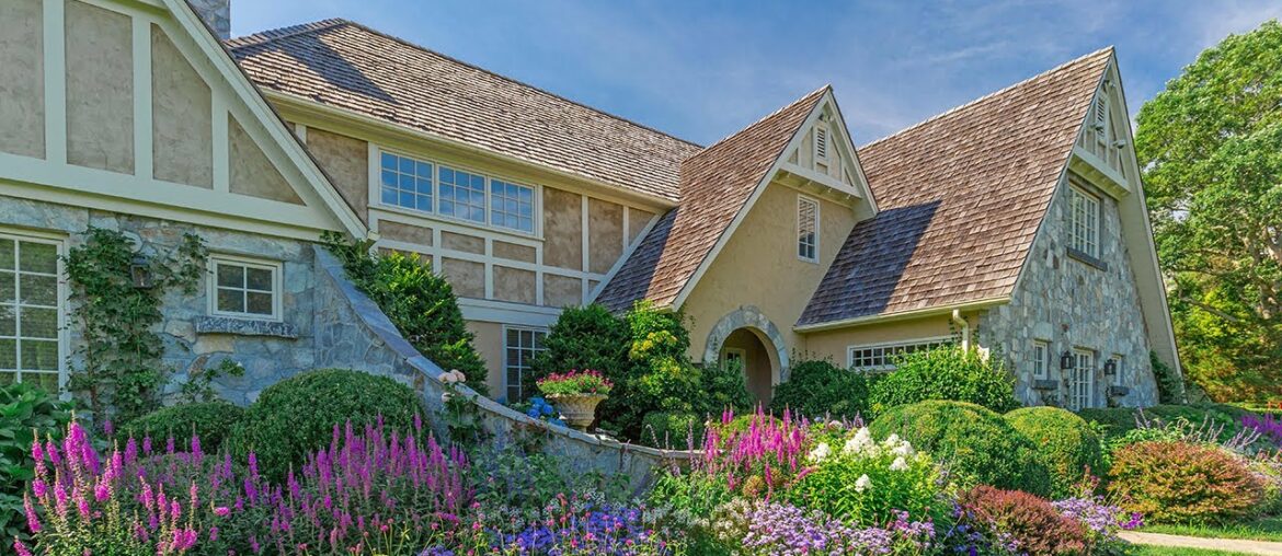 172 Cedar St – East Hampton Village Fringe, New York 172 Cedar St - East Hampton Village Fringe, New York