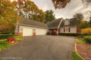 7747 Athlone Dr, Brighton, MI - 219112809