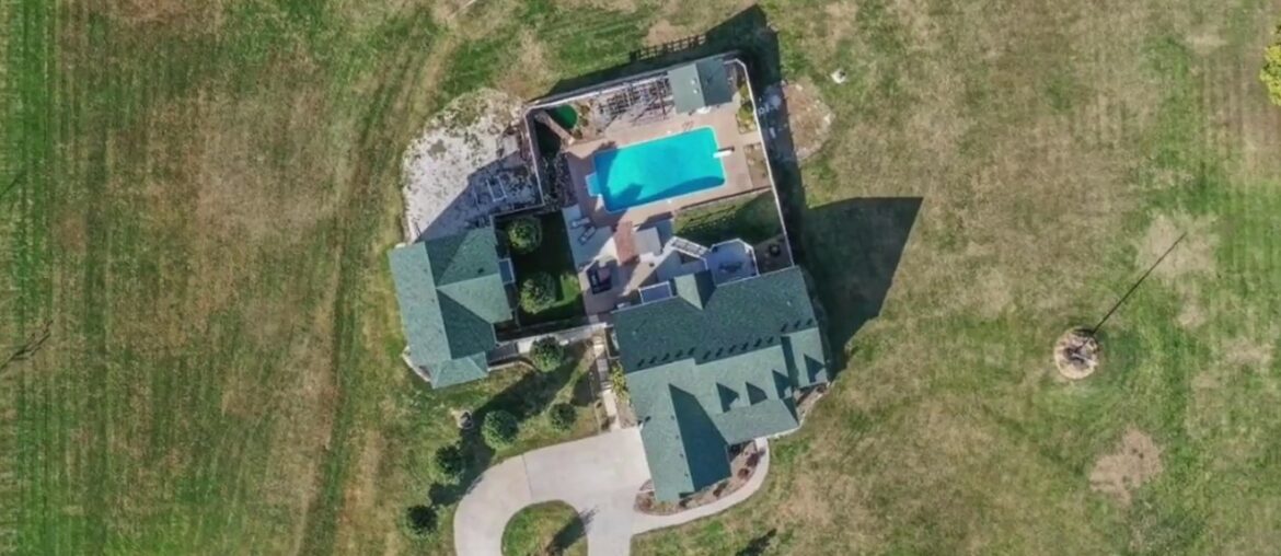 48 Village Drive,  Marshfield MO 65706