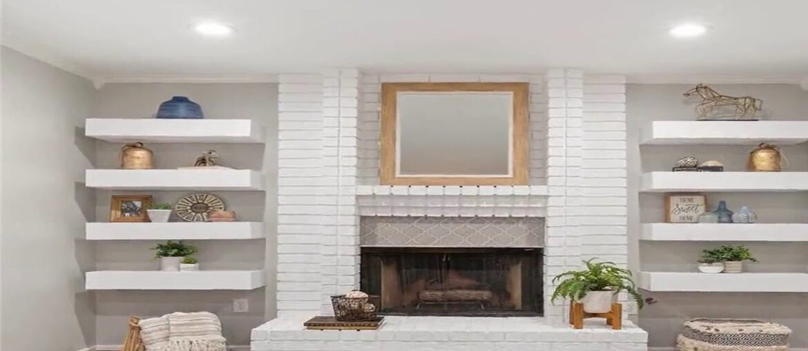 11 E Pathfinders Circle, The Woodlands, TX 77381 11 E Pathfinders Circle, The Woodlands, TX 77381