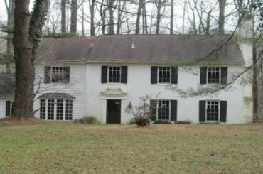 21 TREE FARM CT, GLEN ARM, MD Presented by Sandie Klein.