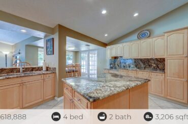 12289 Oaks Lane, Seminole, FL