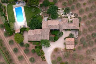 Drone Footage of Stunning Farmhouse & Alpilles Mountains | Eygalières, Provence, France