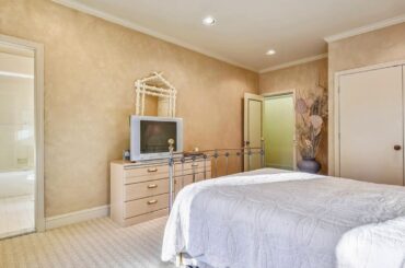 18 Caveswood Lane Owings Mills, MD 21117 - Single Family - Real Estate - For Sale