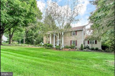 11 FOX CHASE DRIVE, HARRISBURG, PA, 17111 Tour - $340,000