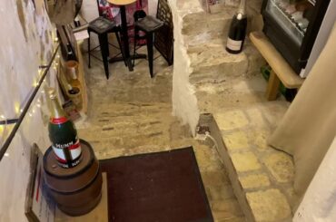 14th Century Wine Cellar Tour - Ancient Glass breaks?