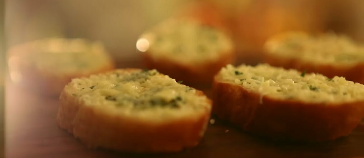 Garlic Bread With Cheese Recipe | Quick And Easy Homemade Recipe | Amul Recipes Garlic Bread With Cheese Recipe | Quick And Easy Homemade Recipe | Amul Recipes