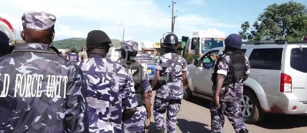 Tear gas mukuziika Meddy Kagwa, Bobi wine alangide poliisi obutaba nampisa