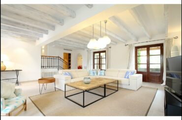 Eu Romani is a Holiday Villa in Pollensa, Mallorca with a Private Swimming Pool